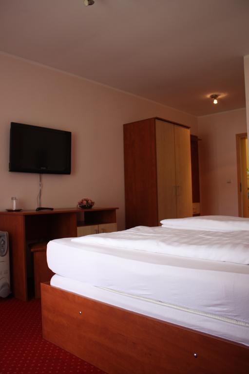 Pensiune Safrane Băile Herculane 部屋 写真