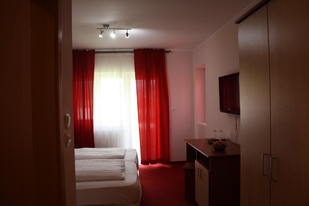 Pensiune Safrane Băile Herculane 部屋 写真